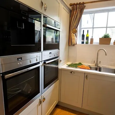Langdale - 5 Bedrooms And 5 Bathrooms بيت للعطل تشابل ستايل